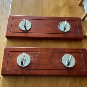 Pair of wall hooks/ hangers